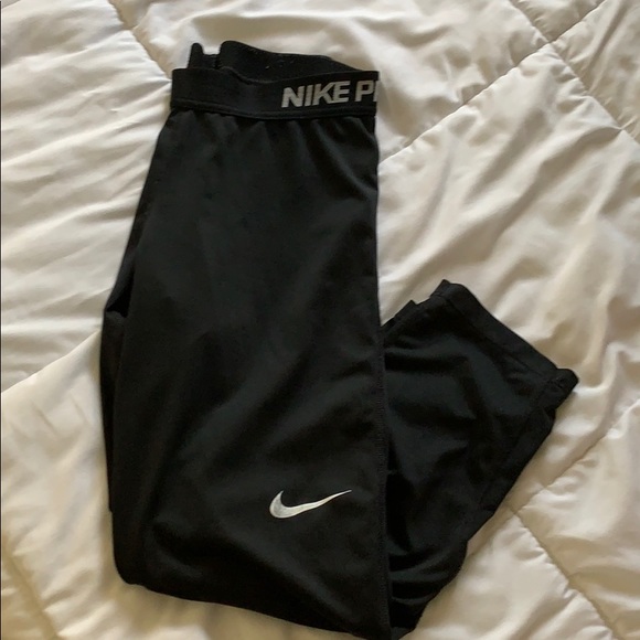 Nike Pants - Nike Pro Dri Fit Crop Leggings Medium
